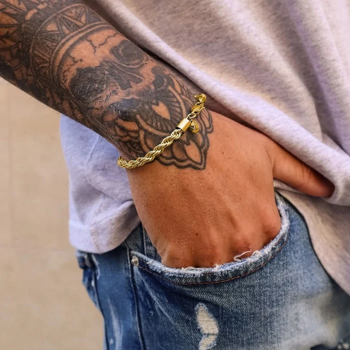 How to Wear Gold Chain Bracelets for Casual and Formal Looks